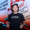 Kabar meninggalnya vokalis grup band Steven & Coconut Treez, Steven Nugraha Kaligis pada Selasa (22/6) lalu sempat mengejutkan netizen. Pria yang akrab disapa Tepeng itu mengembuskan napas terakhirnya di RS Medika BSD, Tangerang Selatan pukul 07.30 WIB.