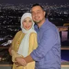 Potret mesra Sultan Djorghi dan istri.