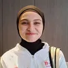 Zee Zee Shahab Pakai Jaket Putih