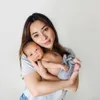 Nikita Willy Gendong Baby Izz