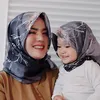 anak seleb masih bayi pakai hijab