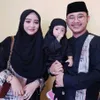 anak seleb masih bayi pakai hijab