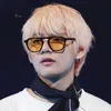 V BTS Berkacamata