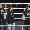 Haico, Caitlin, Carissa pakai baju hitam