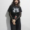 Carissa pakai baju hitam