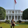 Cinta Laura Batik Istana Negara