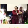 Detik-detik kue pernikahan Danang DA ambruk.
