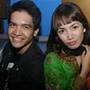 6 Pria Jatuh Dalam Pesona Cantik Ussy Sulistiawaty