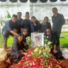 Dede Yusuf antar kepergian Ibu Rahayu Effendi