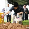 Dede Yusuf antar kepergian Ibu Rahayu Effendi