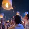 Waisak, Annisa Pohan, Lepas Lampion