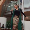Ariel Tatum menari jaipong