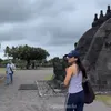 Acha Septriasa liburan di Candi Prambanan
