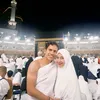 Adiba Khanza dan Egy Maulana Ibadah Umrah