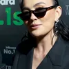 Agnez Mo di red carpet Billboard