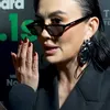 Agnez Mo di red carpet Billboard