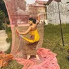 Awkarin Pakai Kebaya