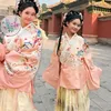 Ayu Ting Ting tampil cantik.