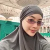 Potret Cantik Elvira Devinamira saat Berhijab