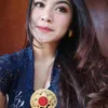 Mahalini Berkebaya