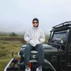 Dara Arafah foto di atas jeep