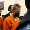 Fariz RM, dijenguk di penjara, minta dibawakan buku