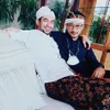 Reza Rahadian Pakai Busana Adat Bali
