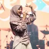 Ghea Indrawari Manggung Pakai Hijab