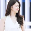 visual an So Hee Tampil Kasual di Bandara