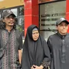 ibu Vadel Badjideh, Lolly, tidak temui, datang sidang