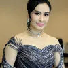Iis Dahlia Tampil Cantik dan Anggun