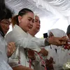 7 Potret Inul Daratista Menangis
