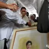 7 Potret Inul Daratista Menangis