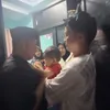 Potret Irfan Hakim dan Anwar BAB gendong anak kembar Mpok Alpa