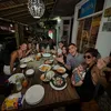 Jennifer Coppen, Aisar Khaled, makan bareng