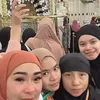 Iis Dahlia Umrah Nangis di Raudhah