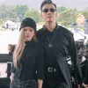 Keduanya Menyatu dalam Nuansa Gothic