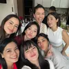Laura Theux Ngumpul Bareng Sederet Teman Artis
