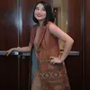 Leony dan pacar bulenya