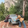 Ayu Ting Ting tampil bersama putrinya.