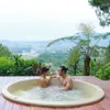 liburan mesra Widi Mulia dan Dwi Sasono