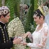 Maxime Bouttier, Luna Maya, Sematkan Cincin, pamer buku nikah
