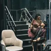 Tatapan Dalam Saat Saling Menggenggam Tangan