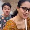 Marcella Zalianty, sepedaan bareng anak