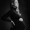 Babybump Chelsea pun sudah terlihat makin besar dalam maternity shoot yang dijalaninya belum lama ini.