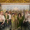 Muzdalifah Kondangan Bareng Suami