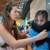 Nia Ramadhani antar anak ke luar negeri