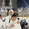Okie Agustina Diberangkatkan Umrah Kiesha Alvaro