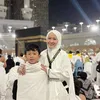 Okie Agustina Diberangkatkan Umrah Kiesha Alvaro