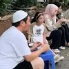Potret Pasha Ungu bersama istri dan anak